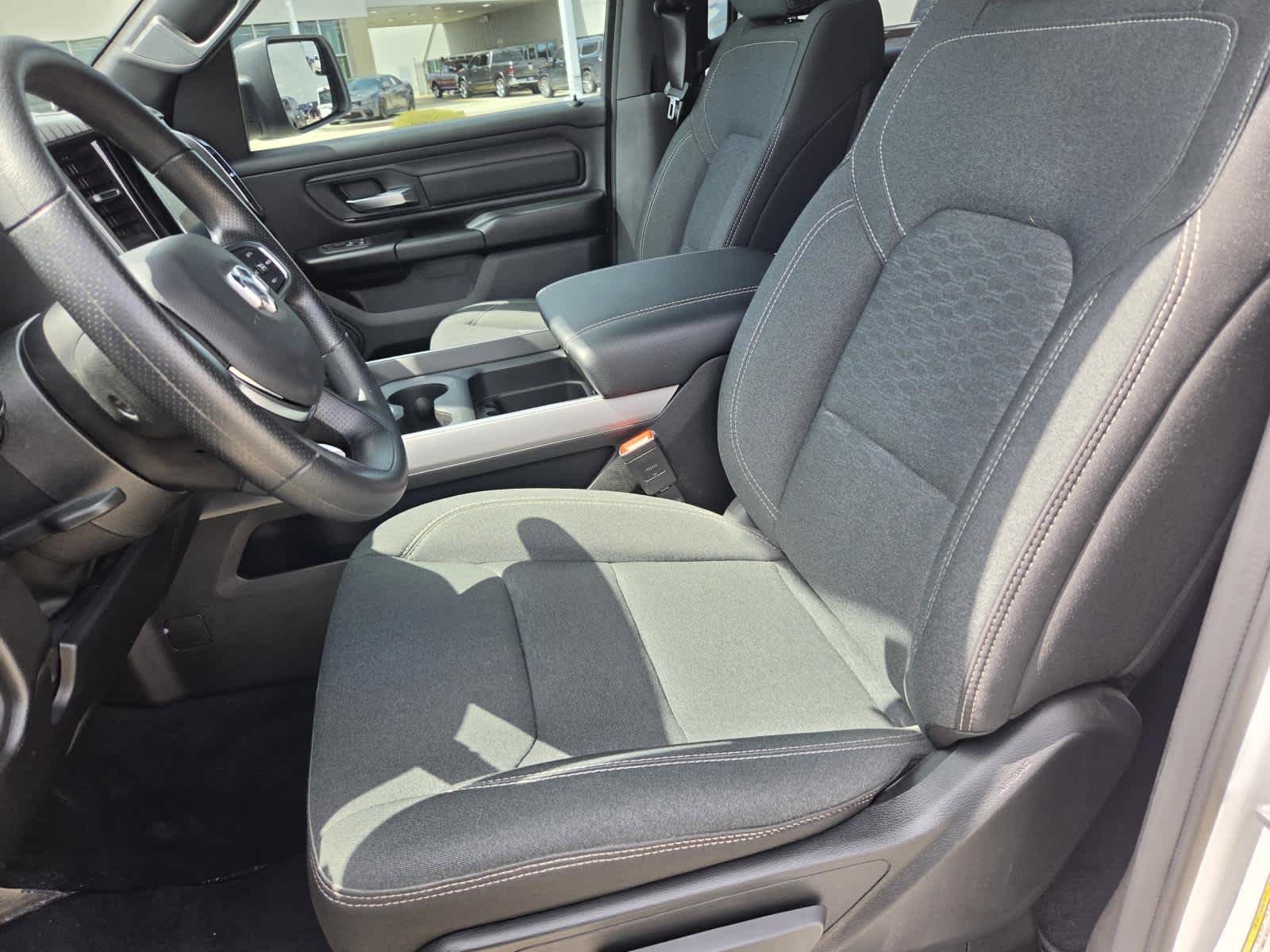 2026 RAM 1500 Express - Photo 15