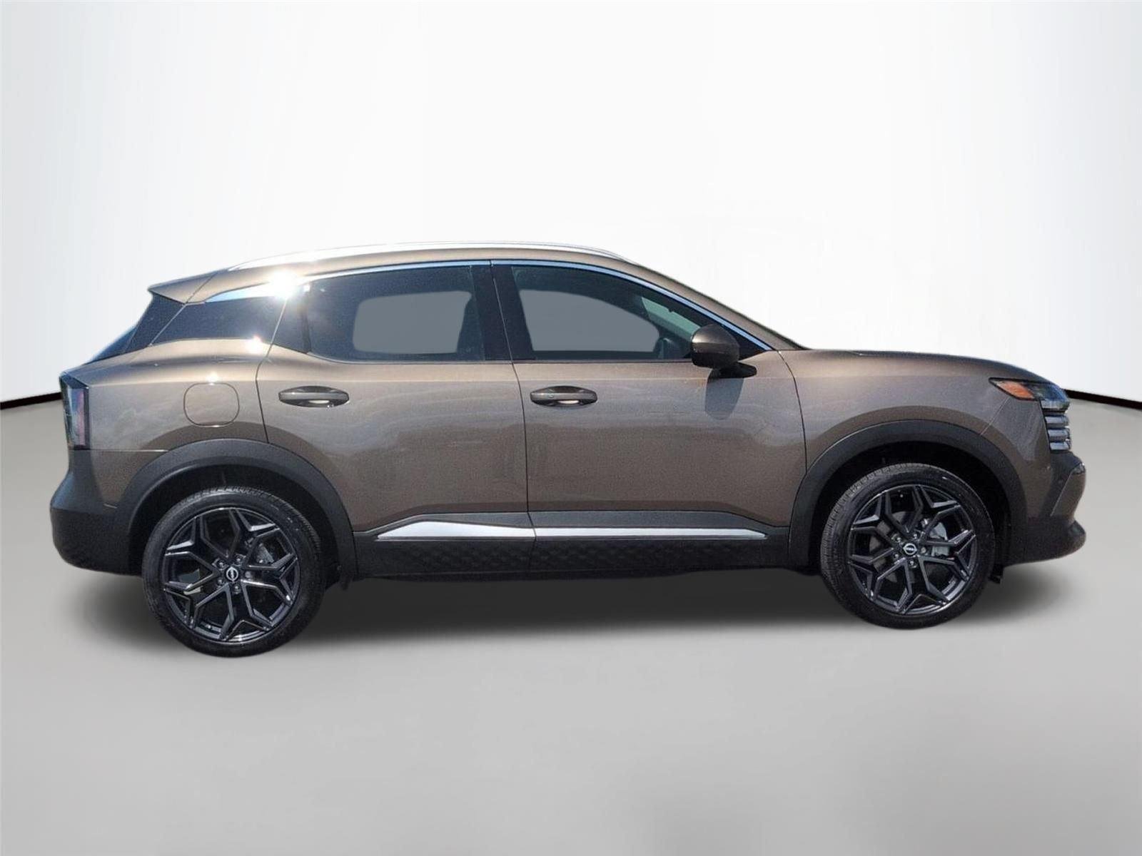 Used 2025 Canyon Bronze Metallic Nissan SR image 6