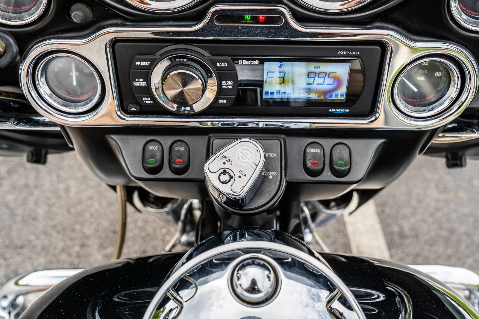 Used 2011 Black Harley-Davidson ULTRA CLASSIC image 23