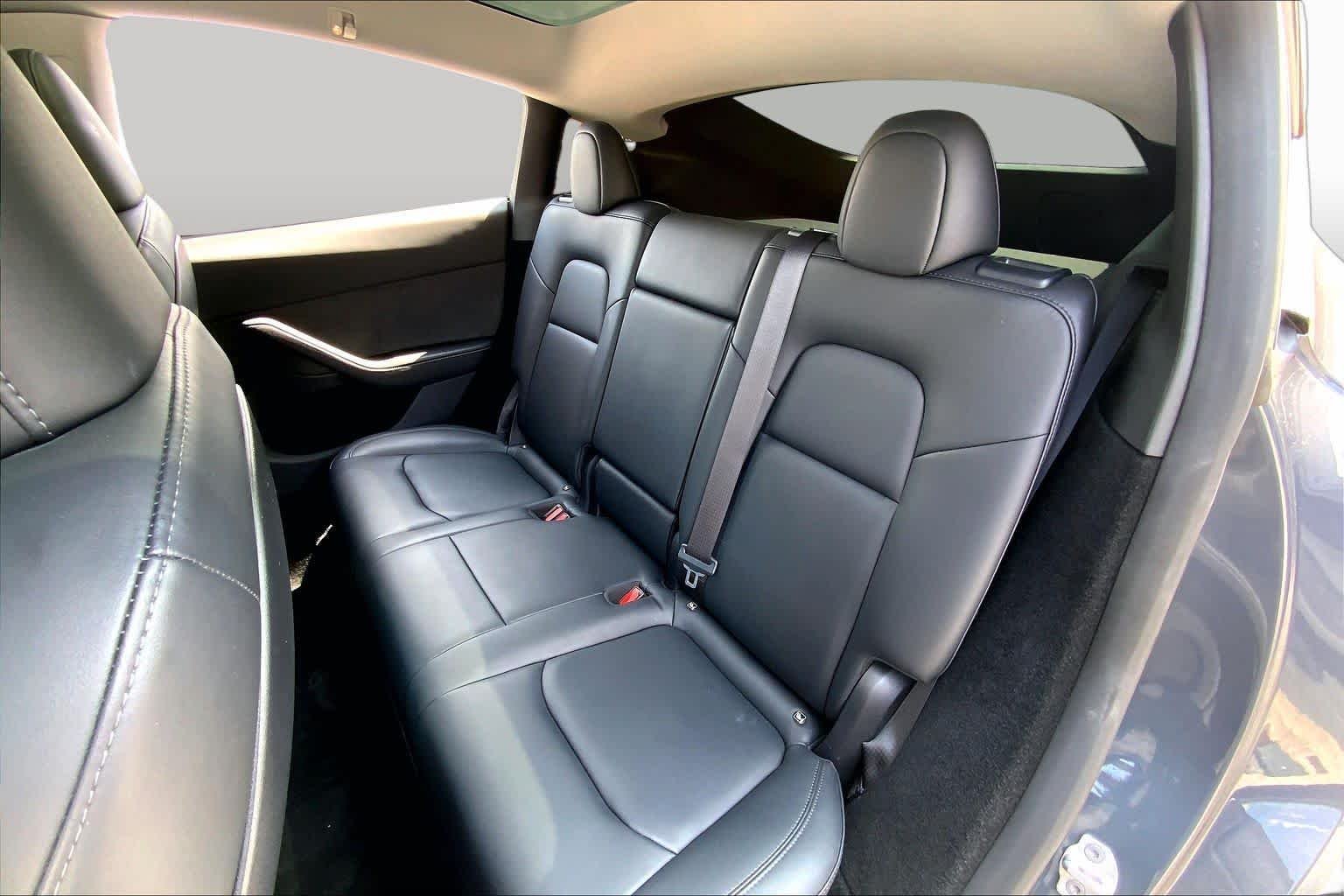 Used 2023 Deep Blue Metallic Tesla  image 18