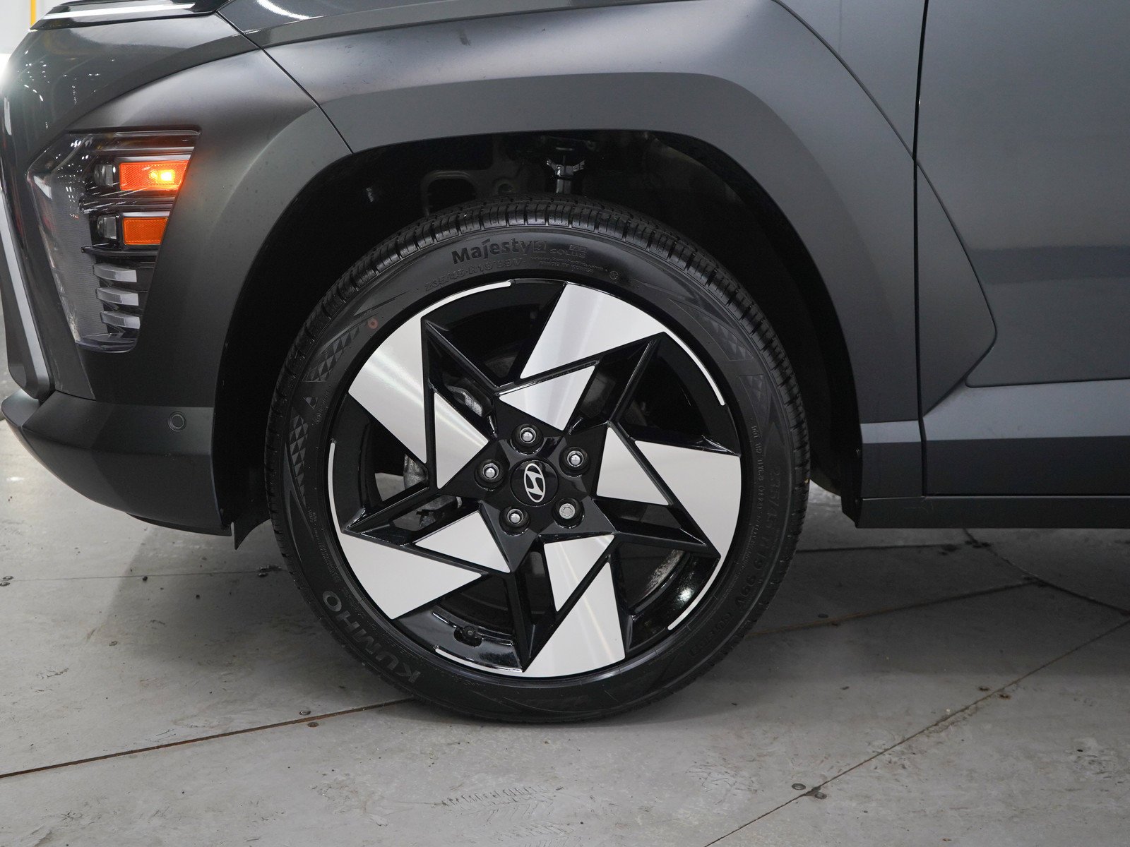 2025 Hyundai Kona Limited - Photo 30