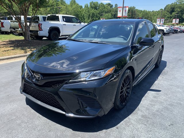2020 Toyota Camry SE