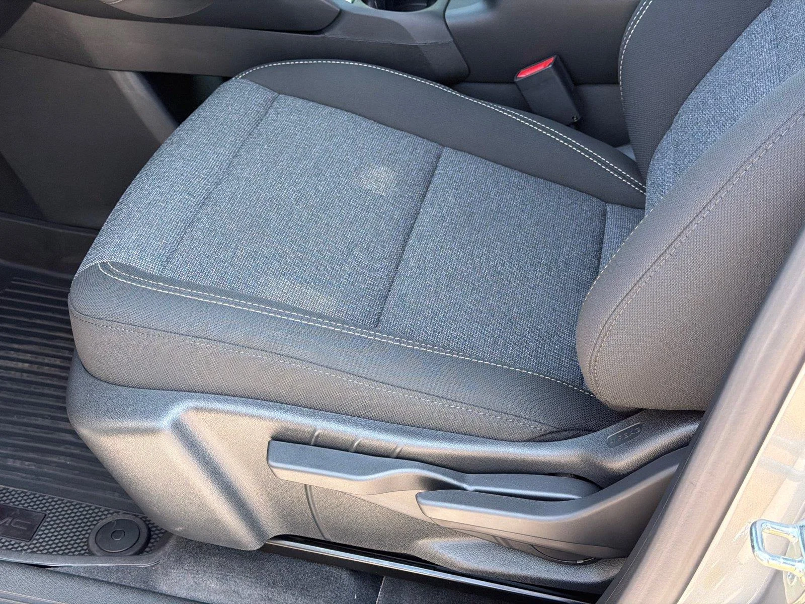 2027 GMC Terrain Elevation - Photo 13