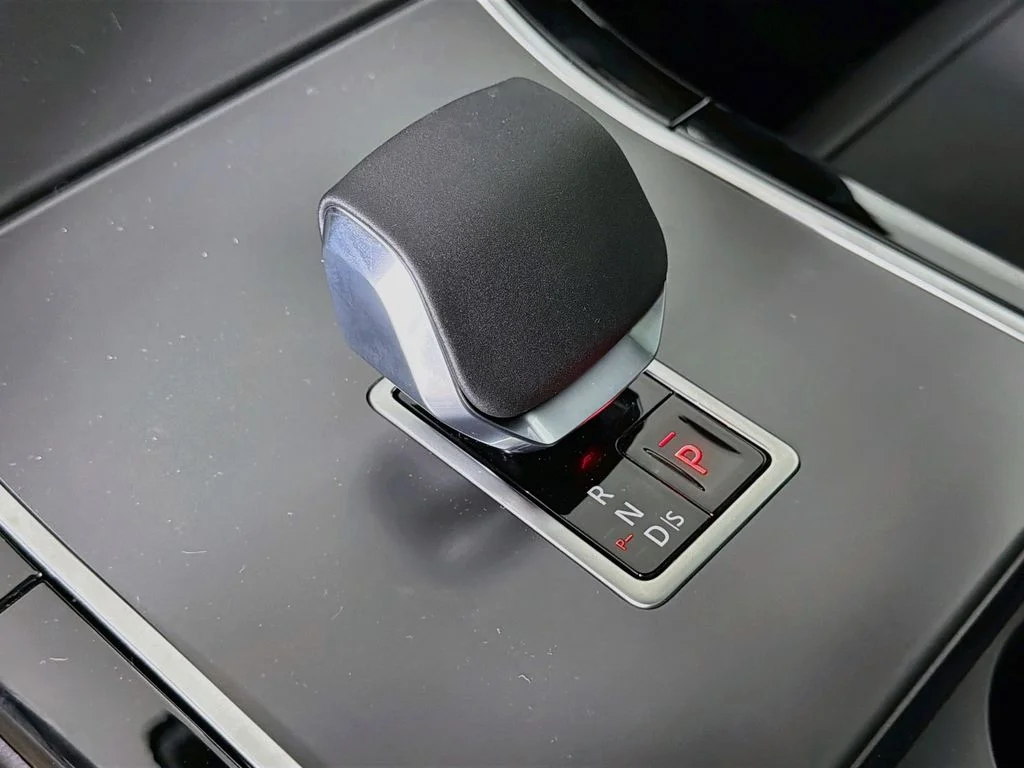 New 2026 Varesine Blue Land Rover S image 17