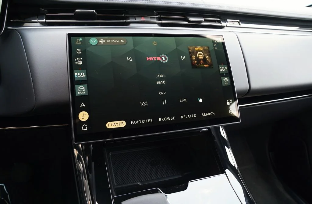 New 2026 Carpathian Grey Land Rover SE image 18