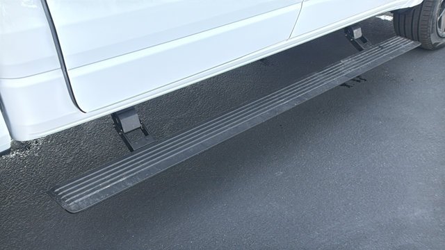 New 2026 Bright White Clear-Coat Exterior Paint RAM Laramie image 18