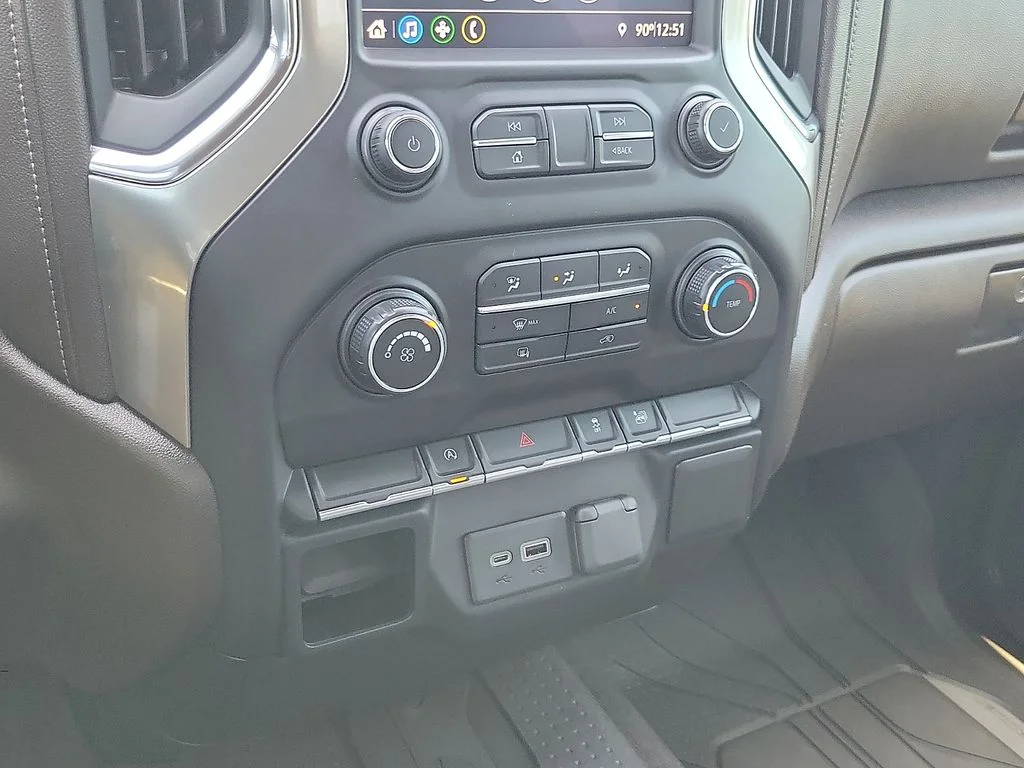 Used 2019 Summit White Chevrolet LT image 17