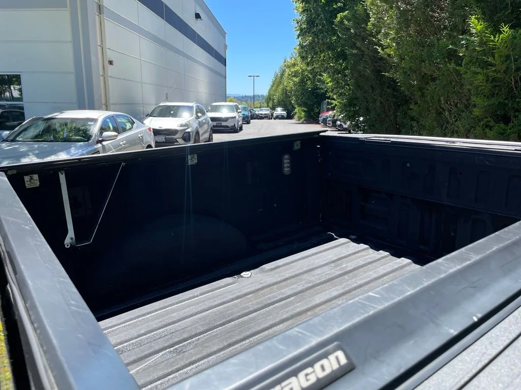 Used 2017 Magnetic Ford Lariat image 22