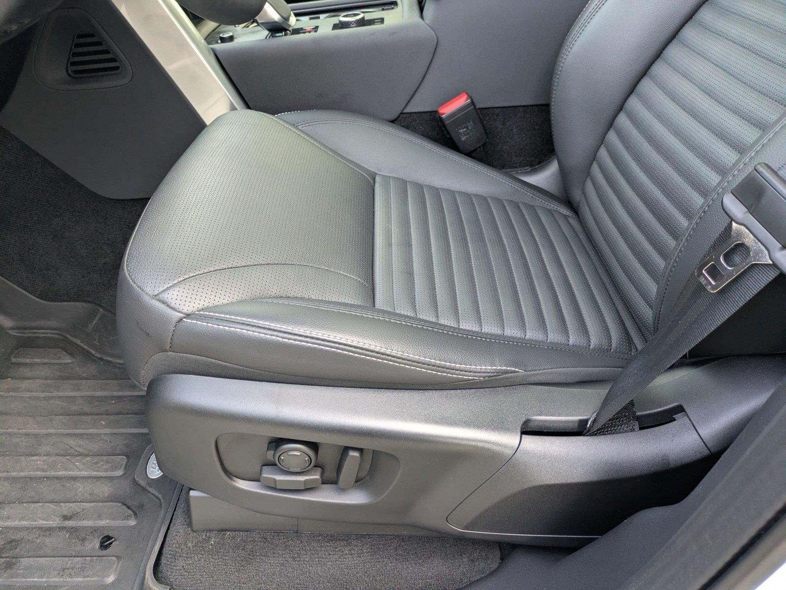 Used 2024 Fuji White Land Rover S image 15