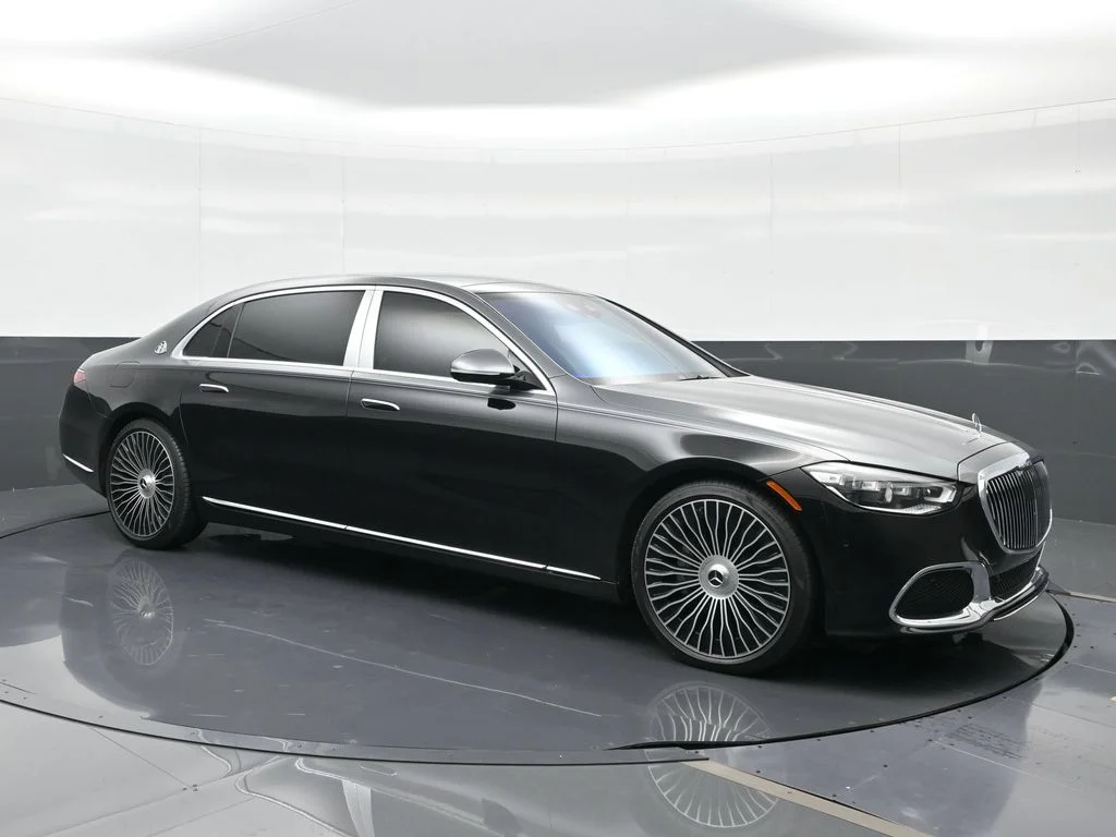 Used 2025  Mercedes-Benz Maybach S 580 image 4