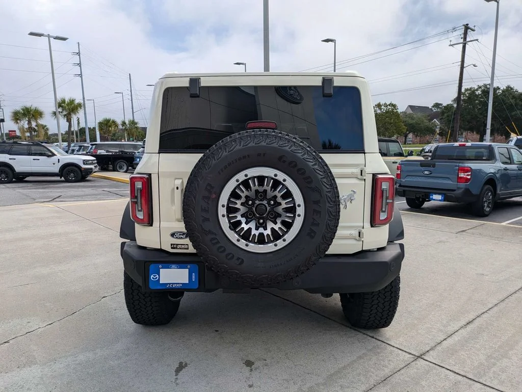 New 2026 Wimbledon White Ford Outer Banks image 5