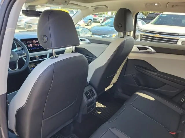2025 Volkswagen Taos SE - Photo 18