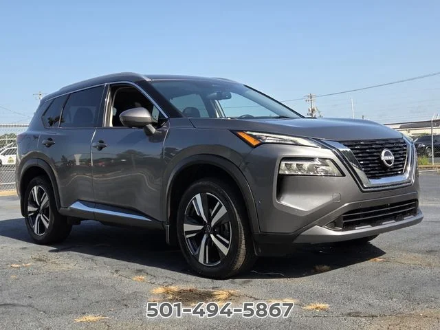 Used 2023 Gray Nissan SL image 7