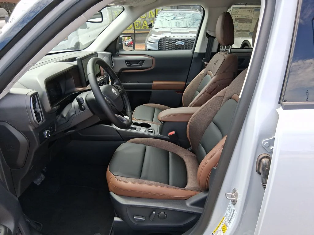 New 2026 Space White Metallic Ford Outer Banks® image 9