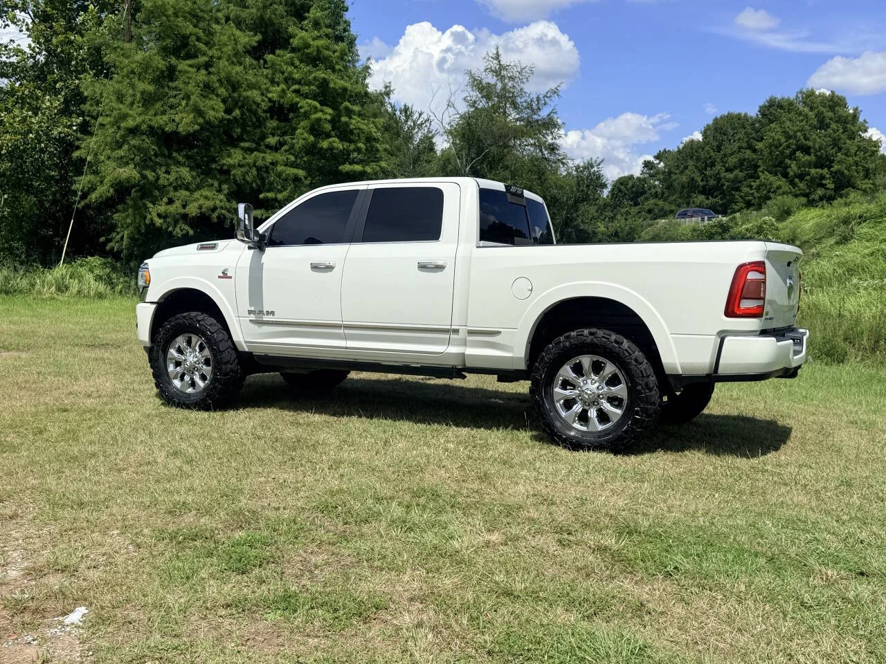 Used 2019 White RAM Limited 4x4 4dr Crew Cab 6.3 ft. SB Pickup image 3