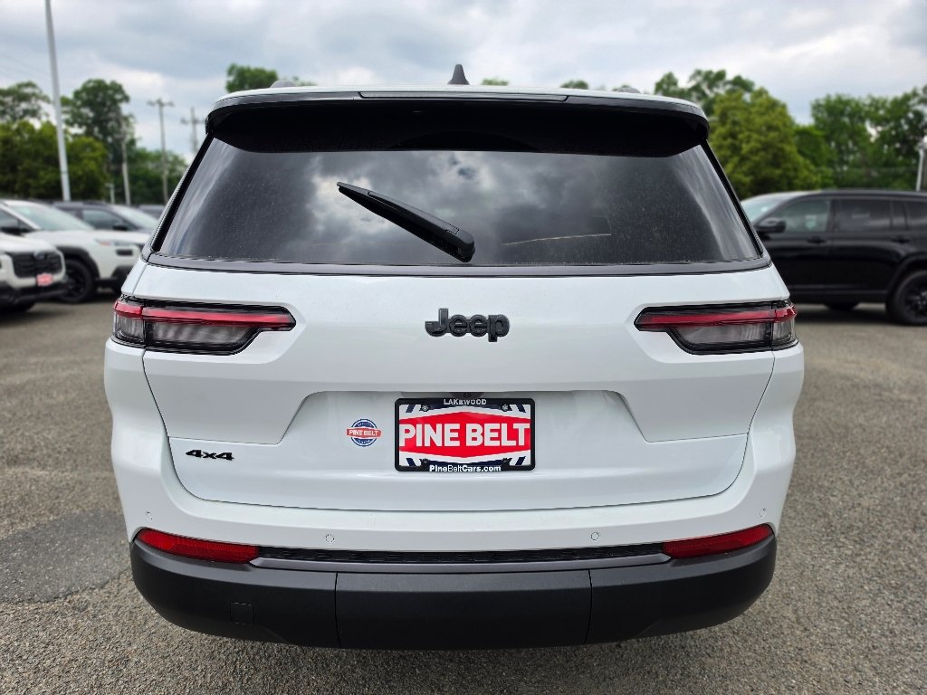New 2026 Bright White Clear-Coat Exterior Paint Jeep Limited Reserve image 12