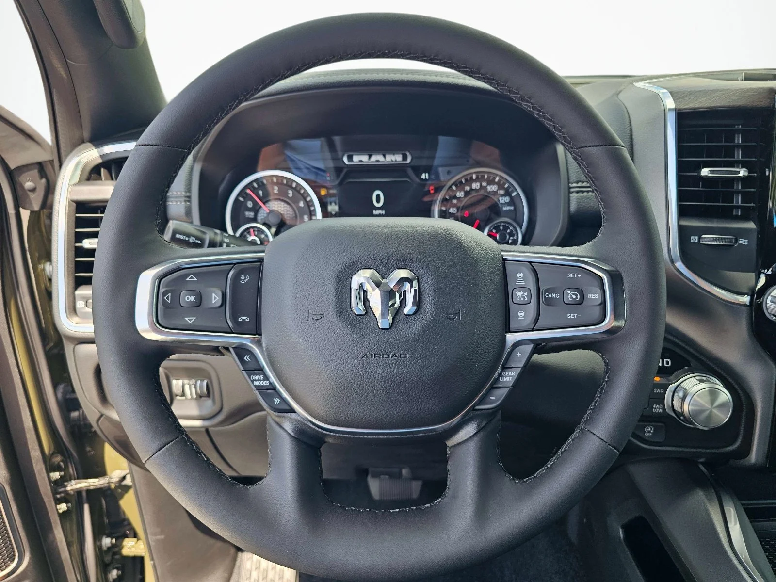 New 2027 Tank Ram Laramie image 21