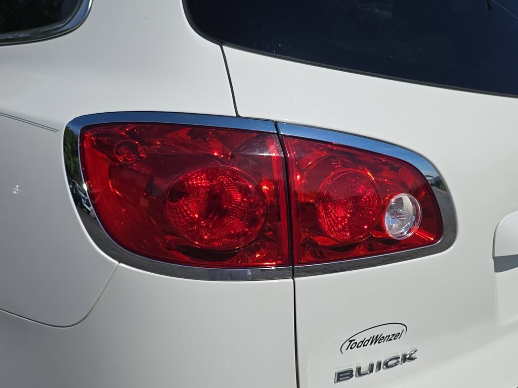 Used 2008 WHITE OPAL Buick CX image 33