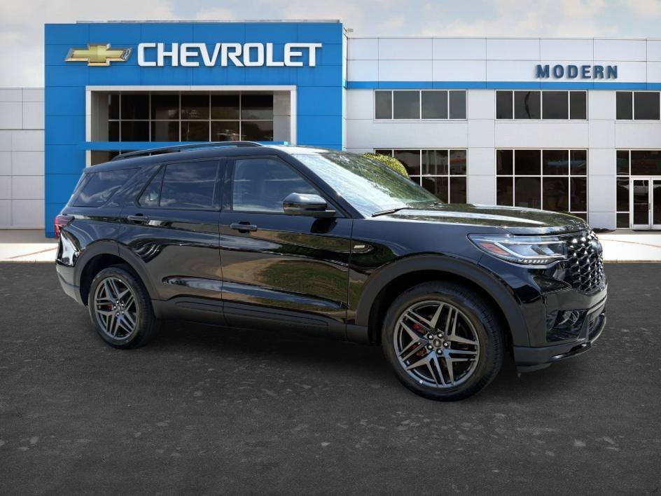Used 2025 Black Metallic Ford ST-Line image 6