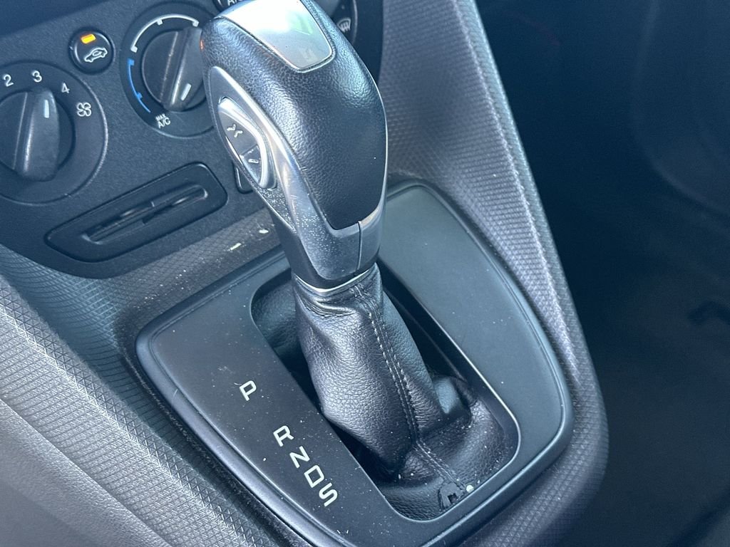 Used 2015  Ford XL image 15