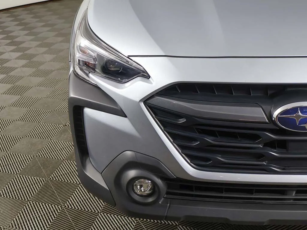 Used 2025 Ice Silver Metallic Subaru Premium image 10
