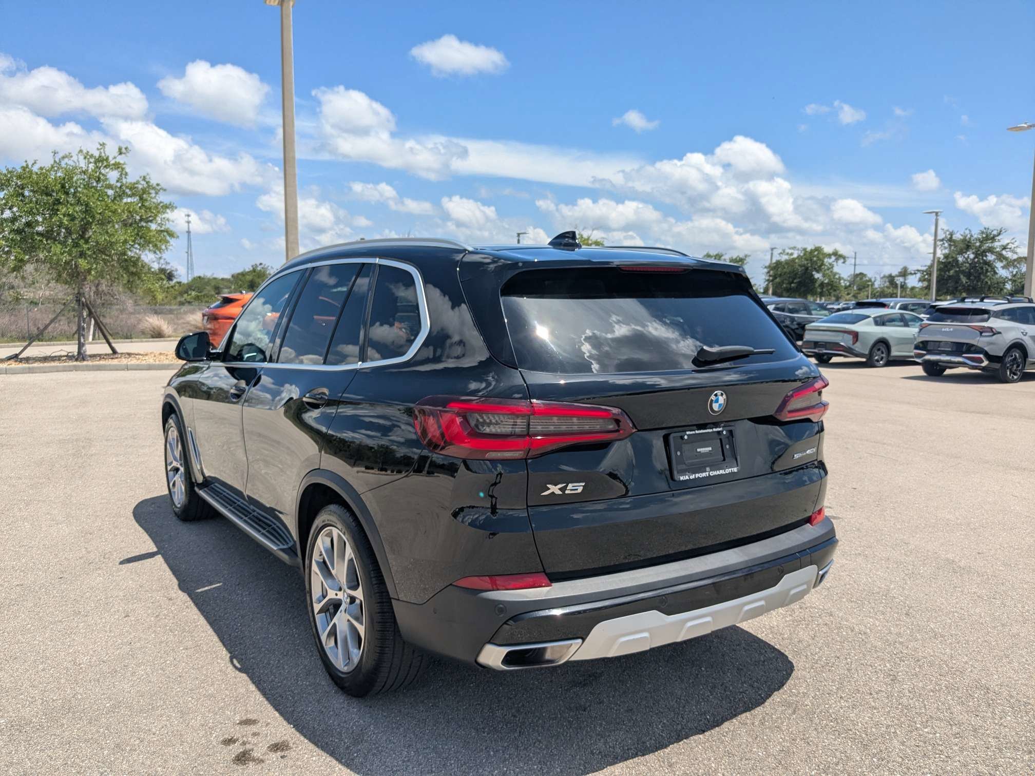 Used 2023 Jet Black BMW sDrive40i image 7