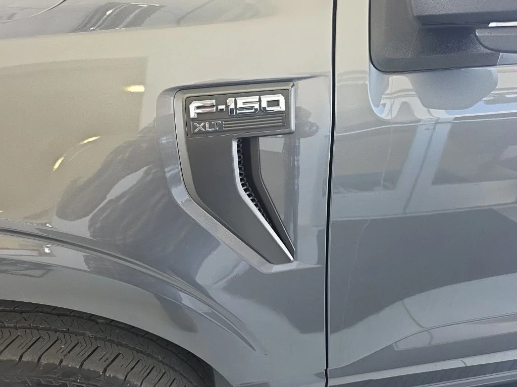 Used 2023 Gray Metallic Ford XLT image 4