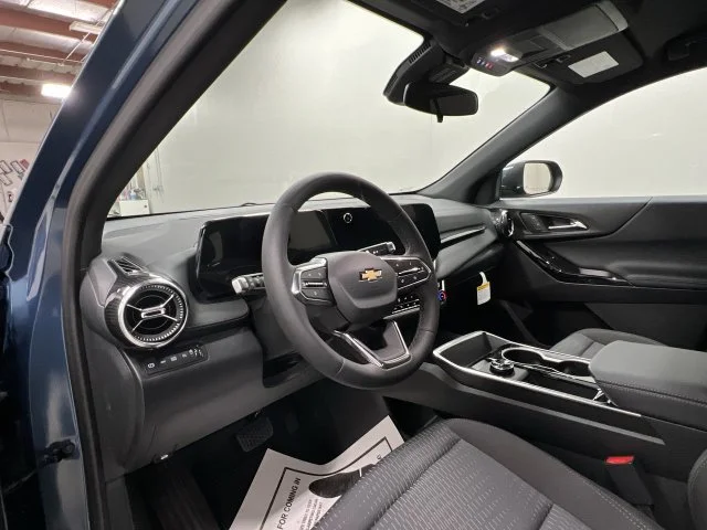 2027 Chevrolet Equinox LT - Photo 10