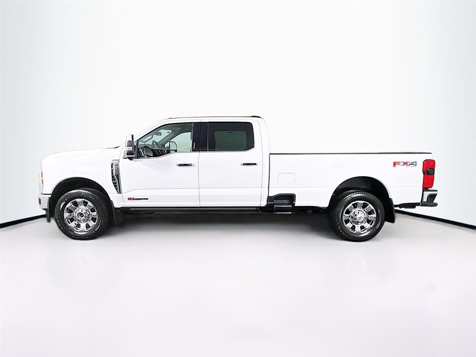 Used 2024 Oxford White Ford King Ranch image 4