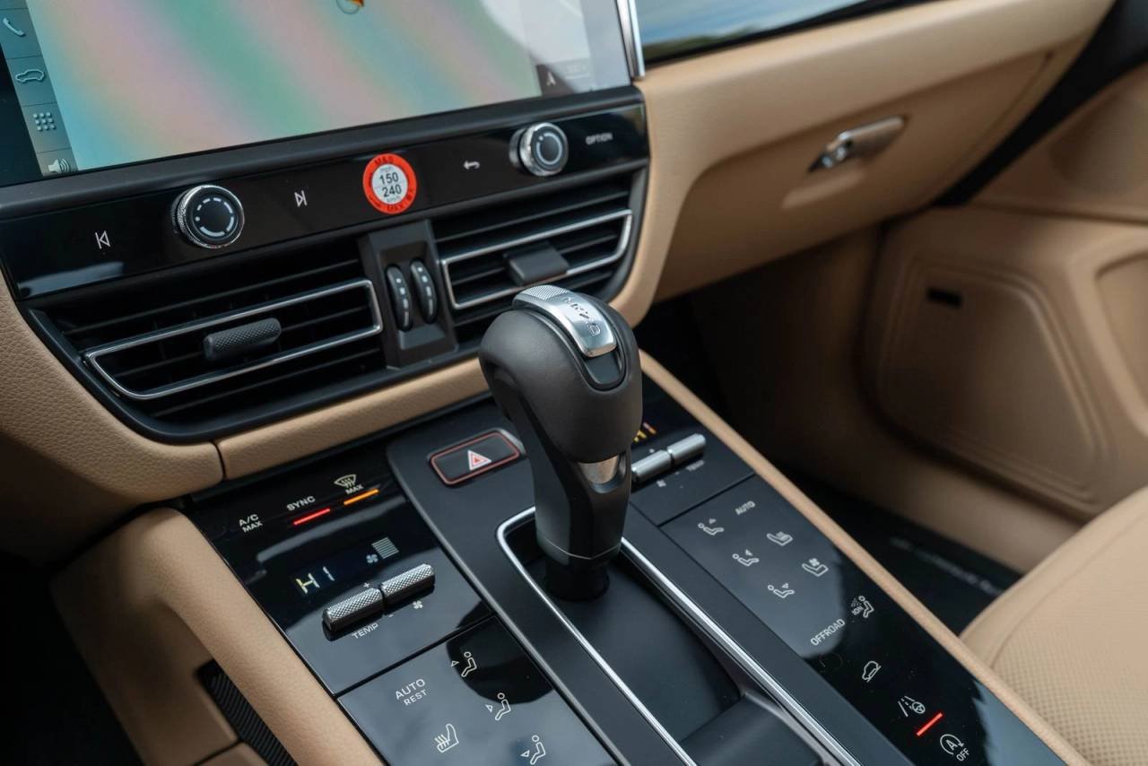 Used 2026  Porsche  image 31