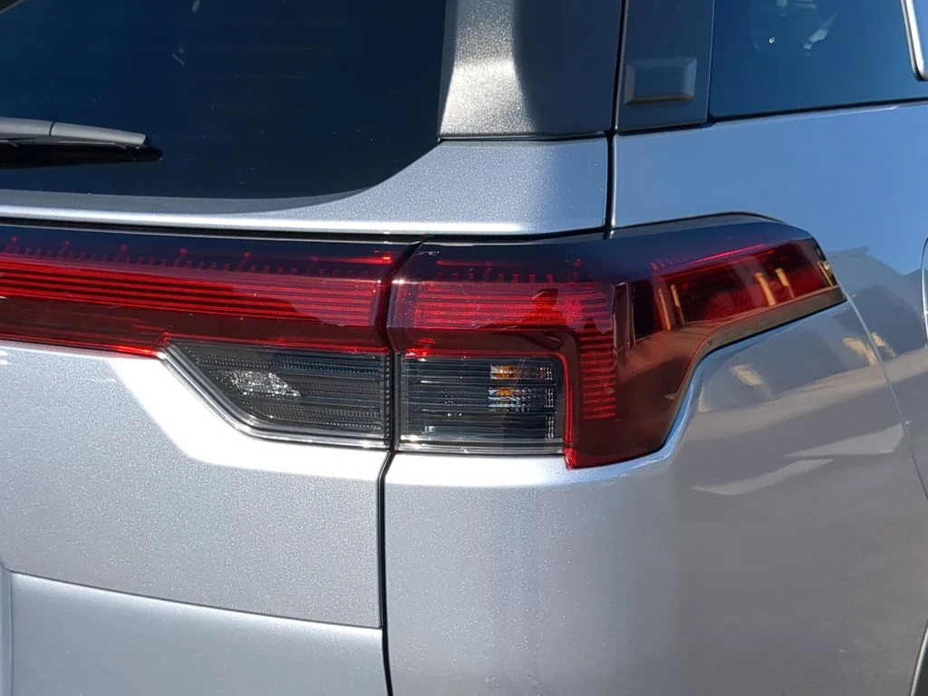 2026 Subaru Outback Limited - Photo 8