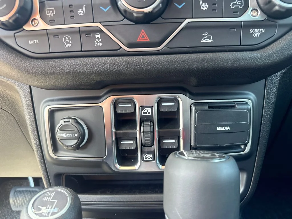 New 2026 Granite Crystal Metallic Clear-Coat Exterior Paint Jeep 85th Anniversary Edition image 19