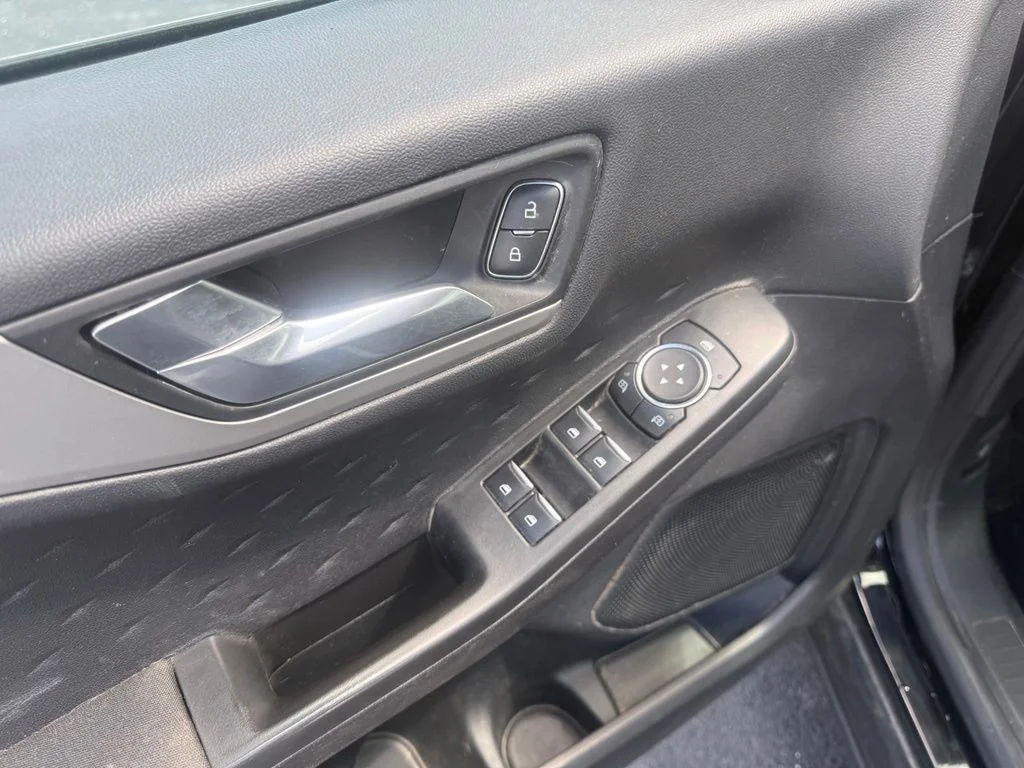 Used 2020 Black Ford SE image 19