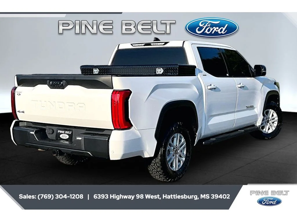 Used 2023 Ice Cap Toyota SR5 image 11