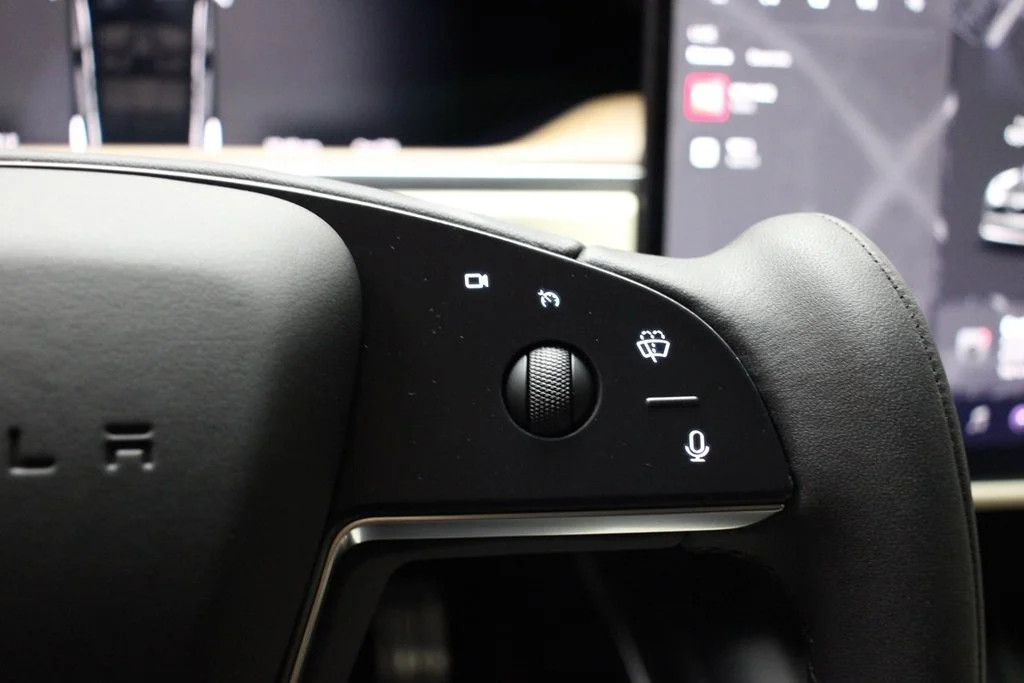 Used 2022 Solid Black Tesla Base image 49