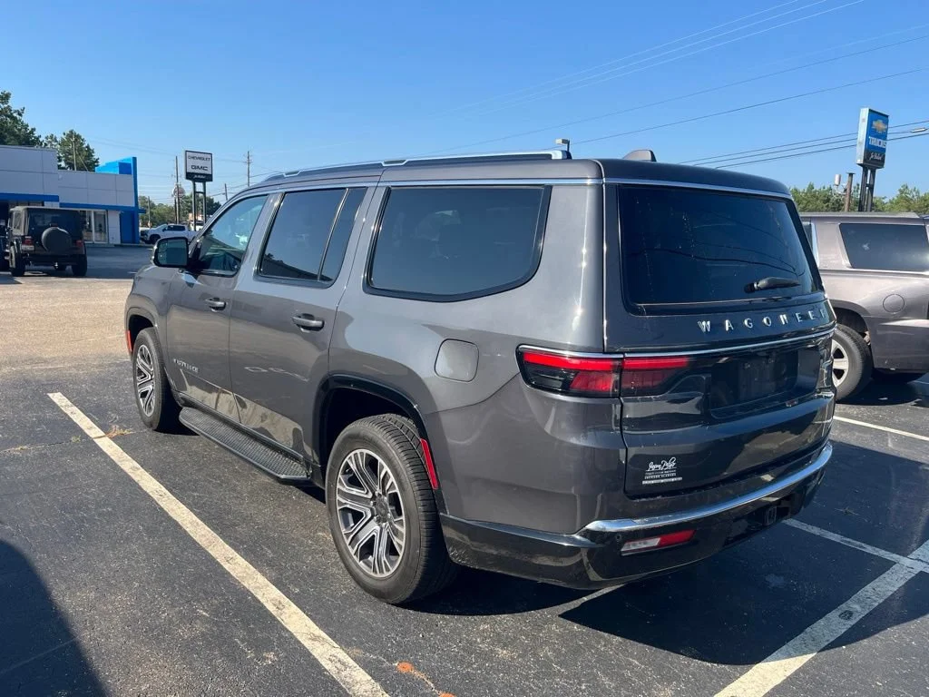 Used 2022  Jeep Series III image 2