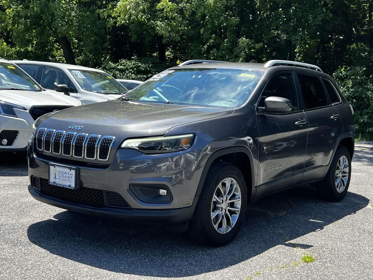 Used 2019 Granite Crystal Metallic Clearcoat Jeep Latitude Plus 4x4 image 2