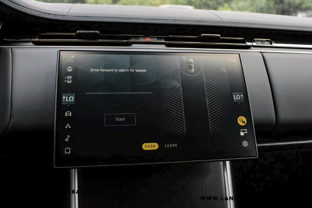 New 2027 Fuji White Land Rover SE image 29
