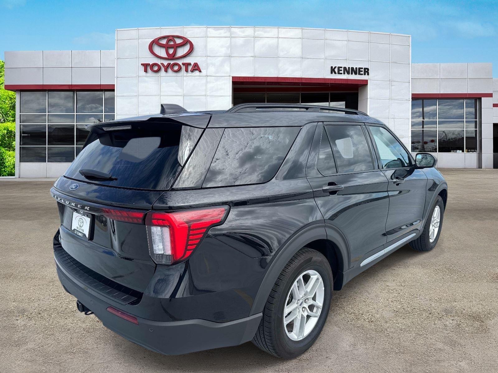 Used 2025 Agate Black Ford Active image 6