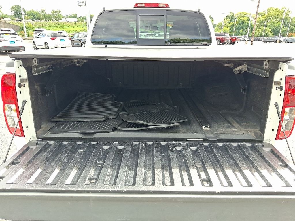 Used 2018 White Nissan SV image 28
