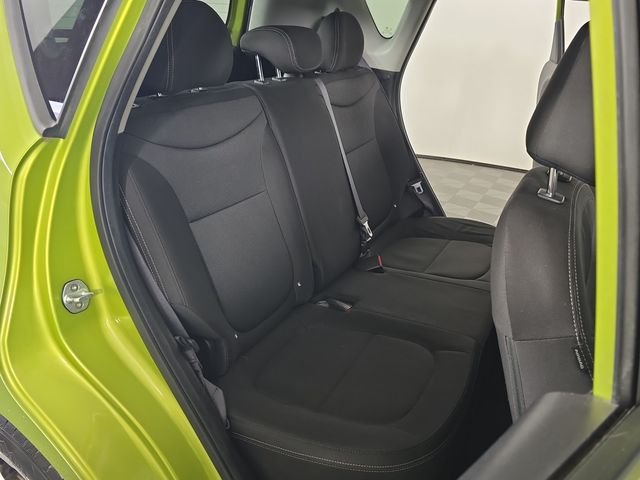 Used 2018 Green Kia Base image 23