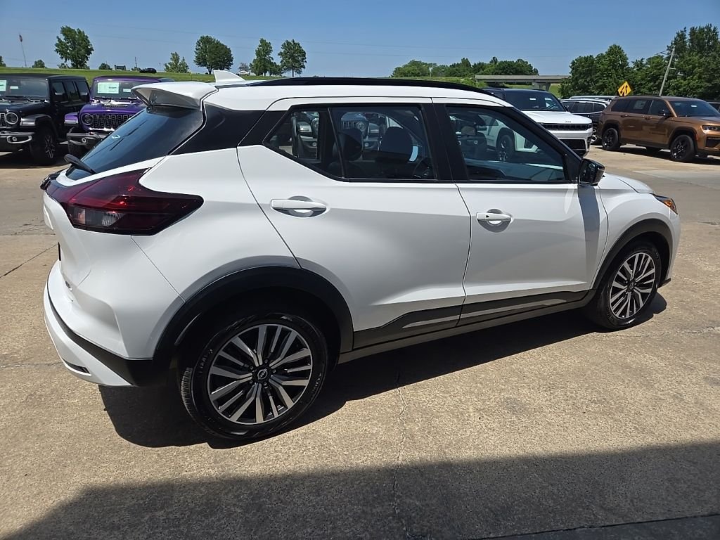 Used 2024 White Nissan SR image 12