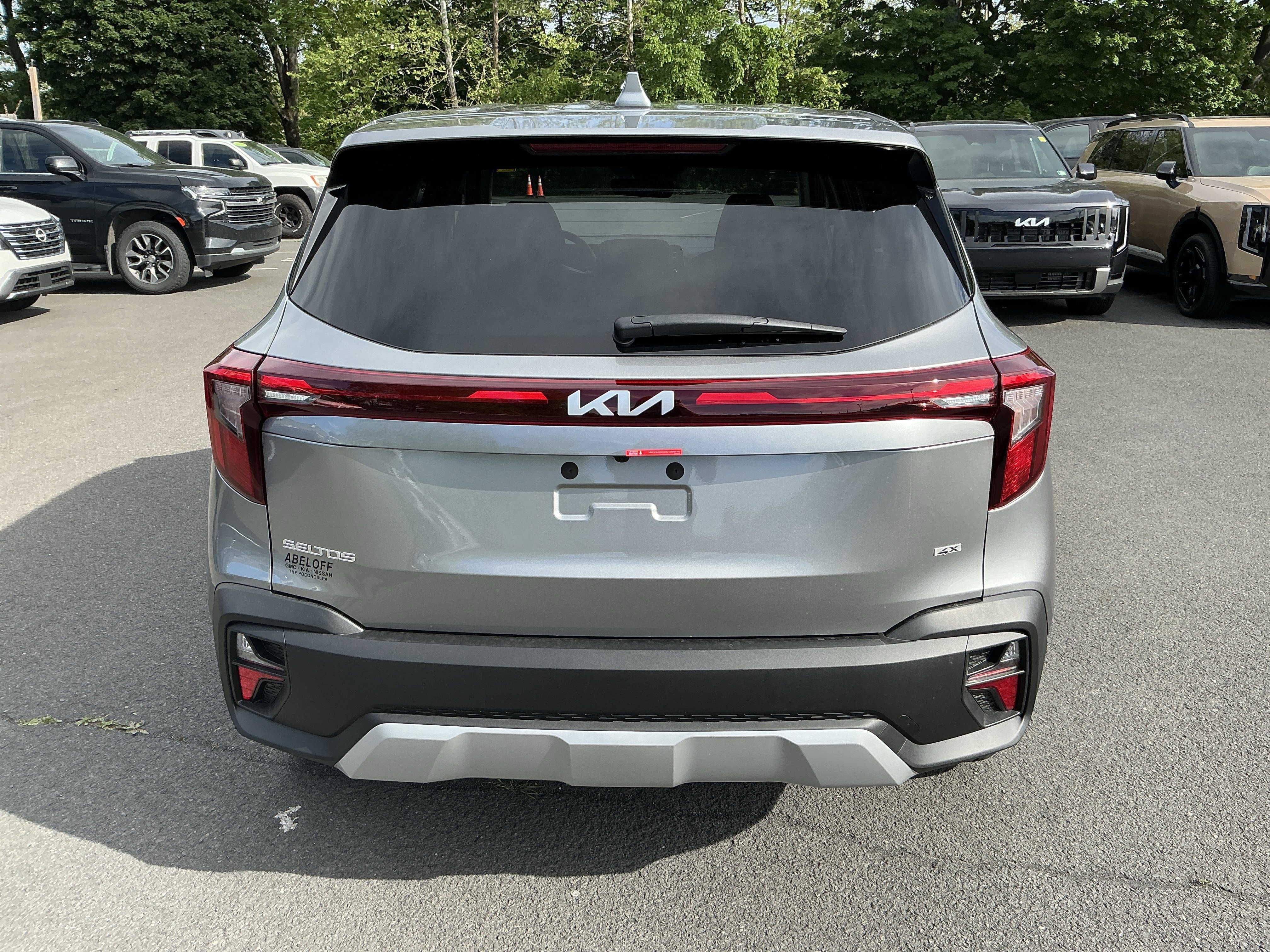 New 2026 Steel Gray Kia LX image 4