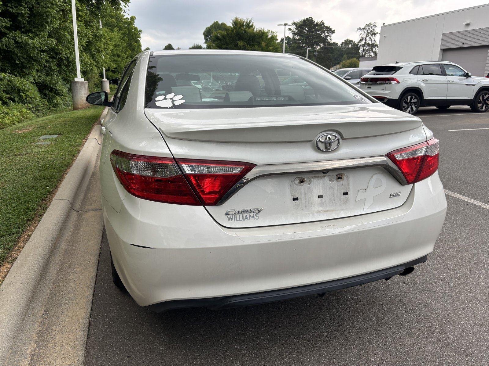 Used 2017 Blizzard Pearl Toyota SE image 4
