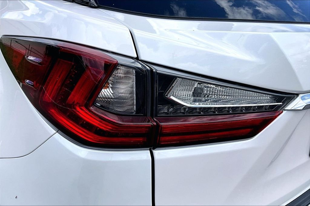 Used 2019 White Lexus 350 image 20