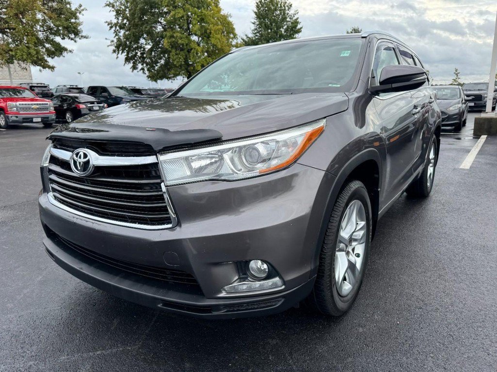 Used 2015 Gray Toyota Limited image 8