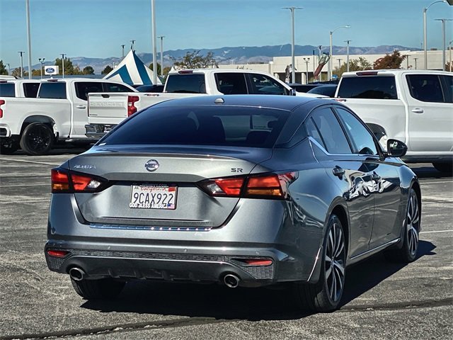 2022 Nissan Altima SR photo 3