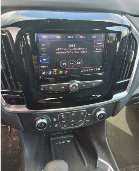 Used 2023 Summit White Chevrolet LT Cloth image 4
