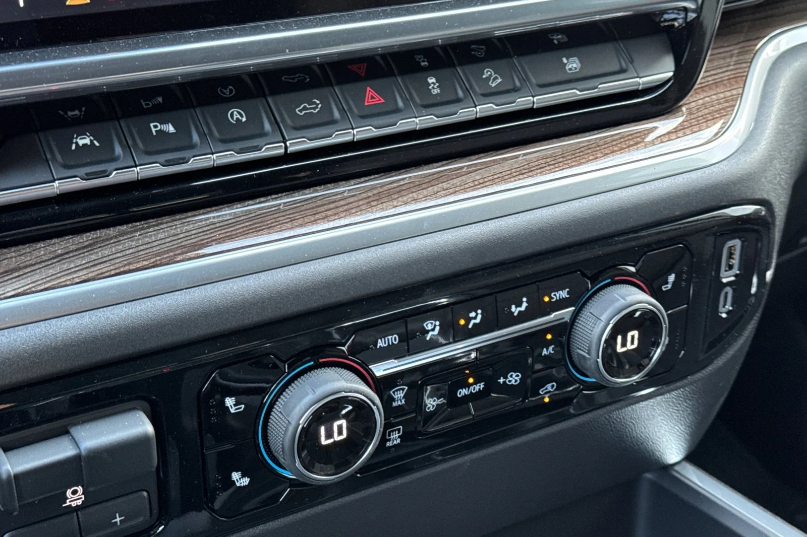 2026 Chevrolet Silverado 1500 LT view 18