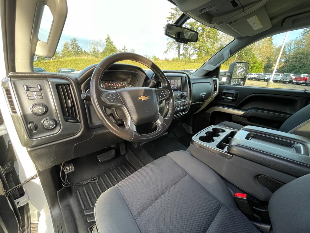 2018 Chevrolet Silverado 3500HD LT - Photo 20